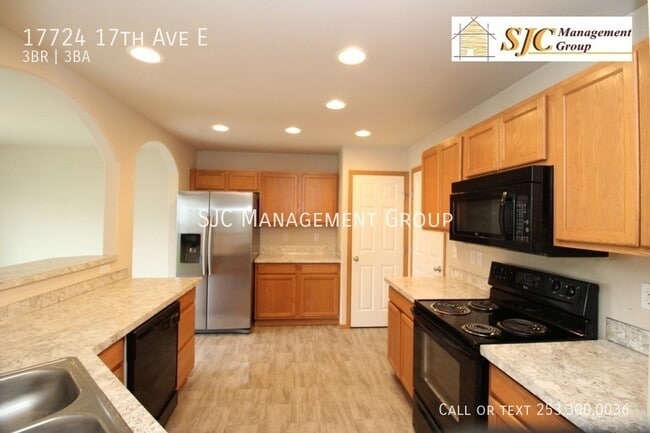 Building Photo - 17724 17th Ave E