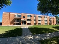 Building Photo - Karolyn Apartments