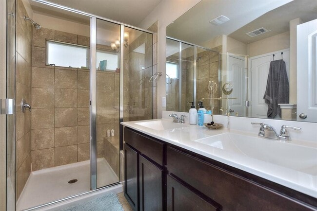 Building Photo - 404 Craters of the Moon Blvd