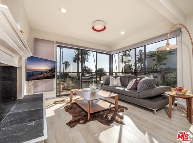 Building Photo - 833 Ocean Ave