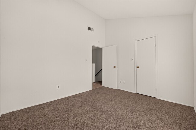 Building Photo - 12656 Windsor Village Dr