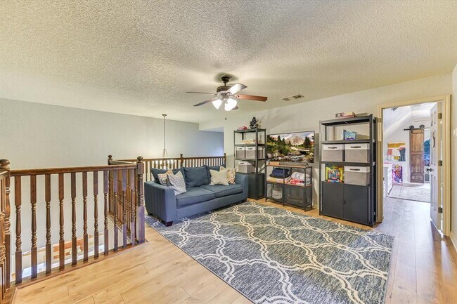 Building Photo - 640 Bluffside Dr