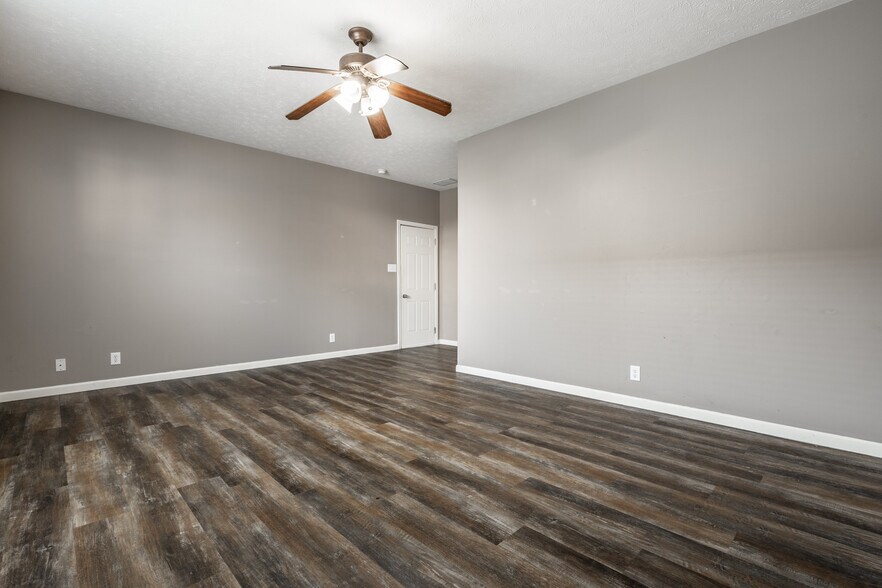 Building Photo - 8342 Stark Dr