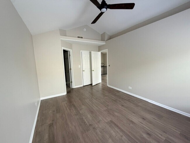 Building Photo - Beautiful and cozy home with 3 bedrooms and 2 full bathrooms and finished basement