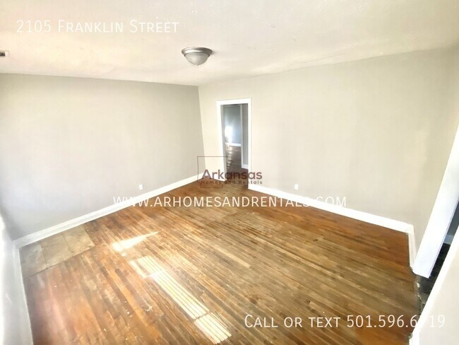 Building Photo - 2105 Franklin St