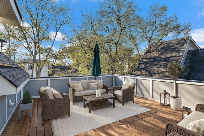 Building Photo - 1725 7th Ave N