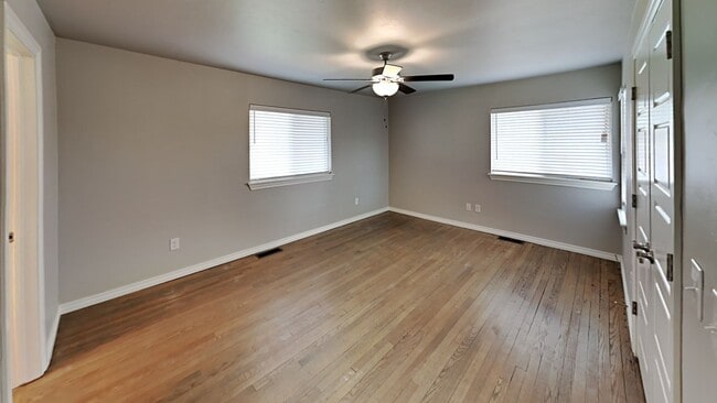 Building Photo - 3 Bedroom 2 Bath Home on 1 acre lot