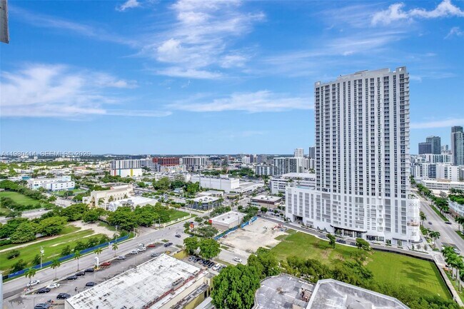 Building Photo - 275 NE 18th St