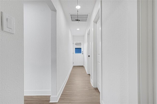 Building Photo - 3910 Cetti St