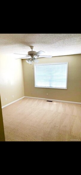 Building Photo - 124 N Springview Dr