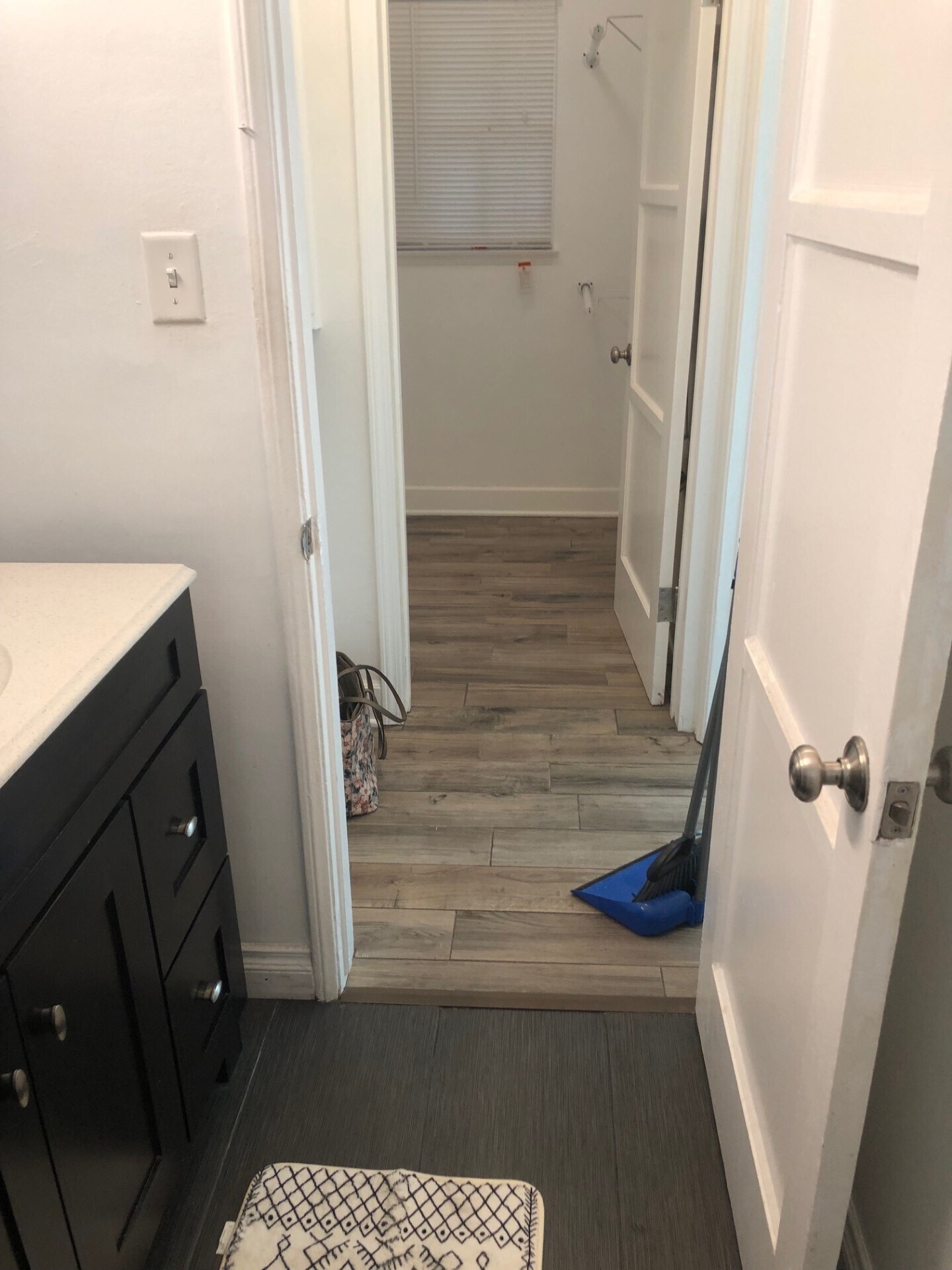 Building Photo - 5707 San Vicente Blvd