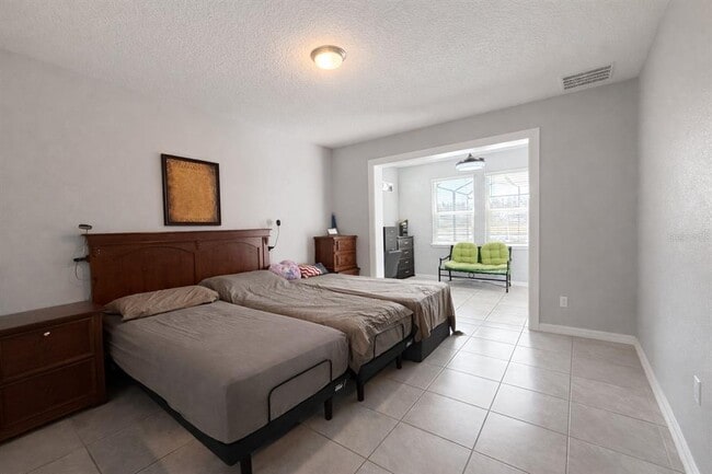 Building Photo - 4054 Pindo Palm Ln