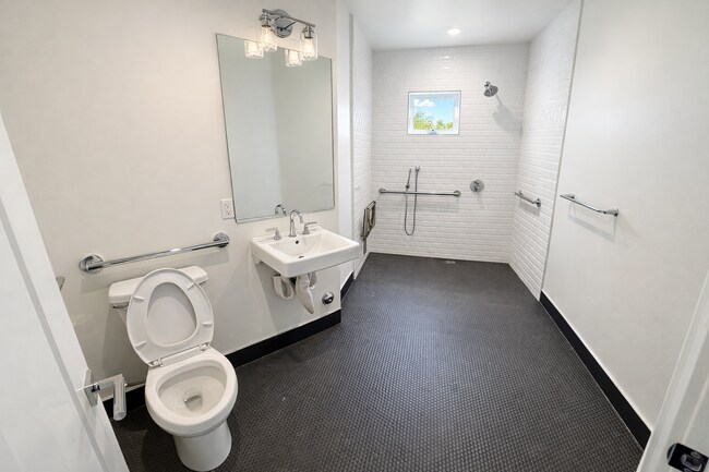 Building Photo - Grant Avenue A