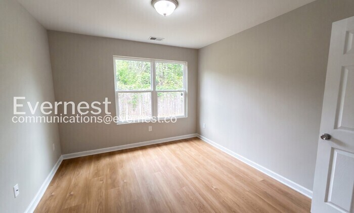 Building Photo - 853 Langston Trce