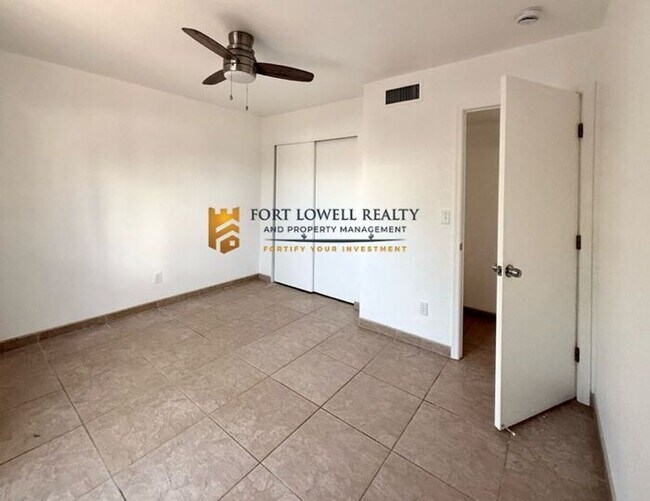 Building Photo - Charming three bedroom - two bathroom GREA...