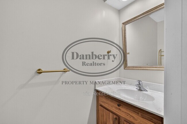 Building Photo - 5409 Westcastle Dr