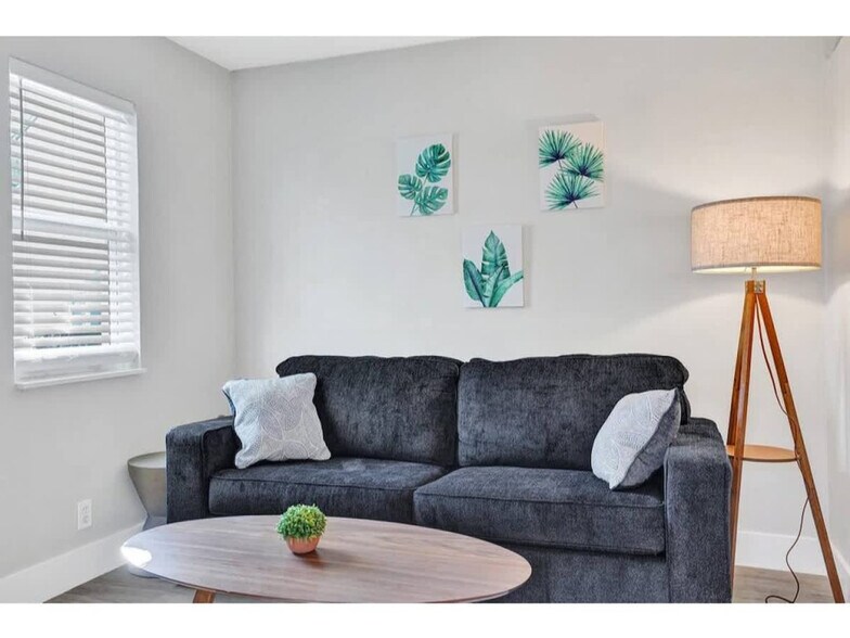 Building Photo - 50 Davie Blvd