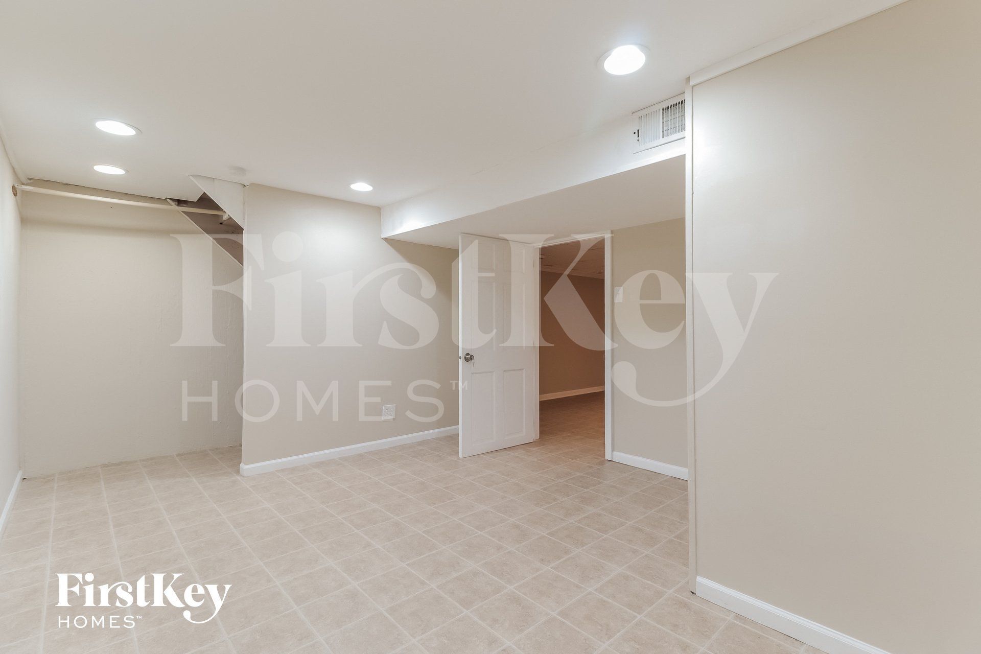 Building Photo - 301 E Division St