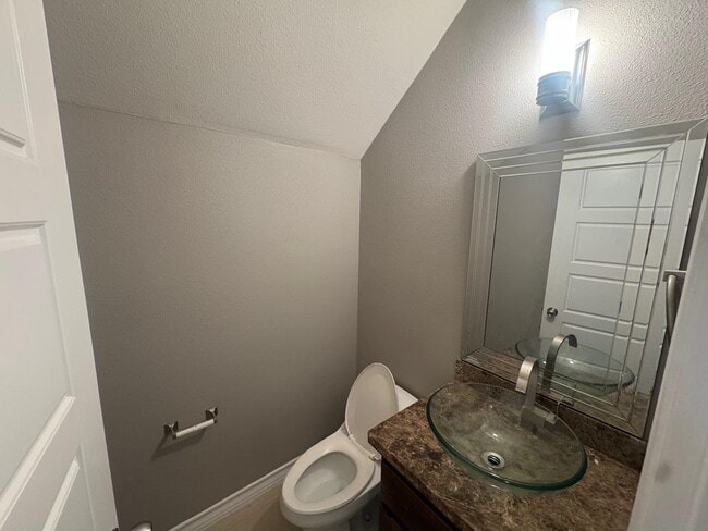 Building Photo - 3227 Imperial Dr