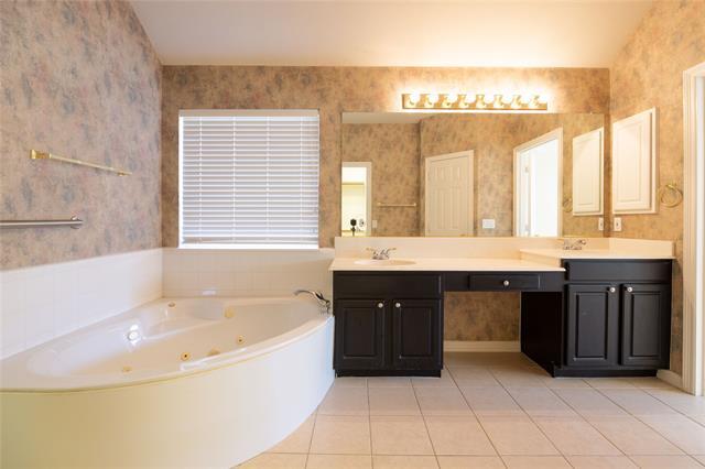 Building Photo - 4552 Oak Shores Dr