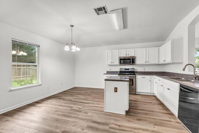 Building Photo - 609 Golden Gate Dr