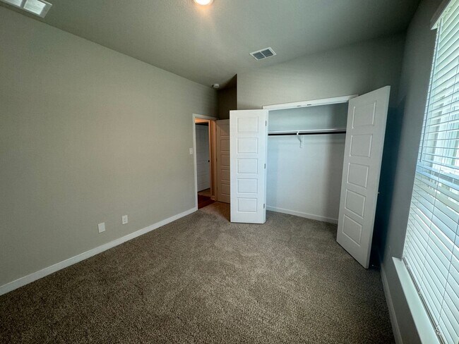 Building Photo - 784 Staglin St
