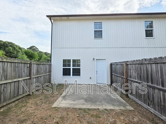Building Photo - 2056 Wheeling St