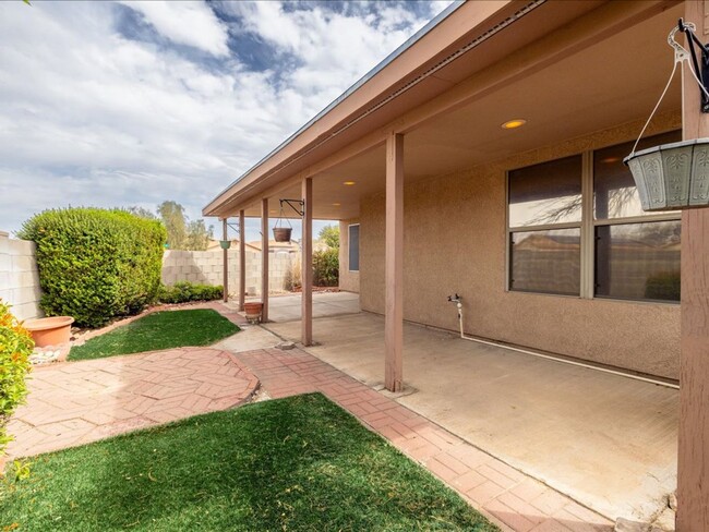 Building Photo - VAIL SCHOOL DISTRICT!!! CORNER LOT NEAR PU...