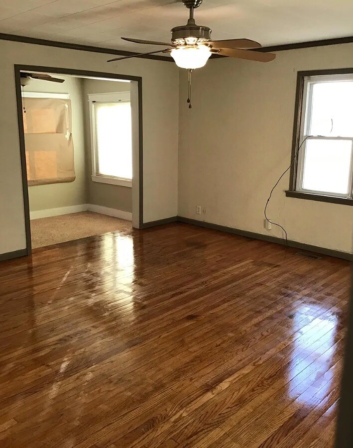 Building Photo - 208 E 34th St