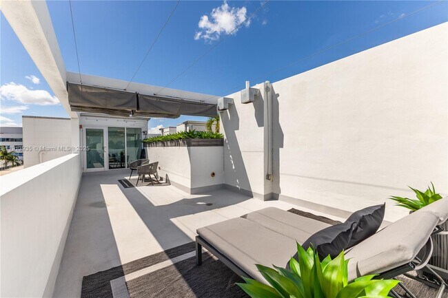 Building Photo - 1700 Meridian Ave