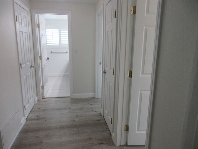 Building Photo - Beautifully updated Porter Ranch 3bed / 2 bath Home on Canby