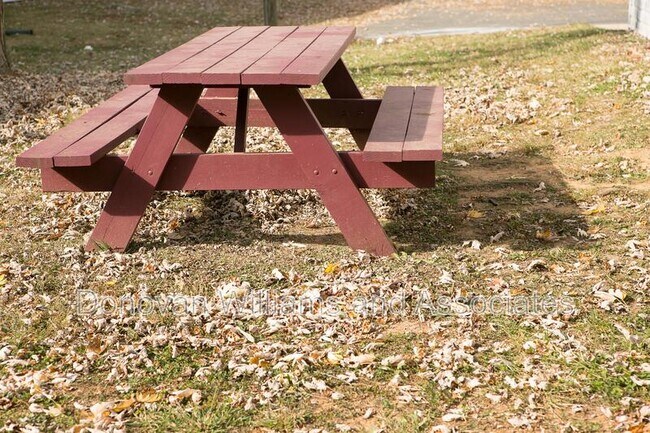 Building Photo - 4620 Central Ave