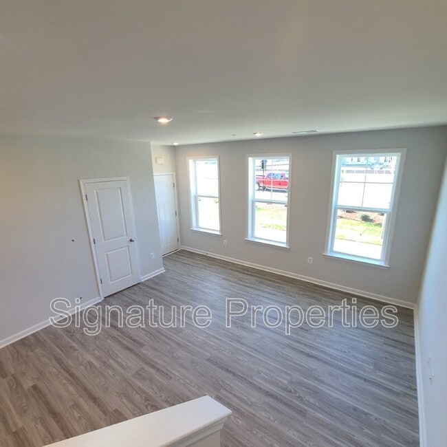 Building Photo - 9278 Magellan Pky