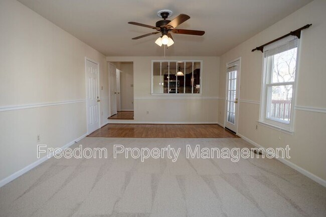 Building Photo - 8768 Tomislav St