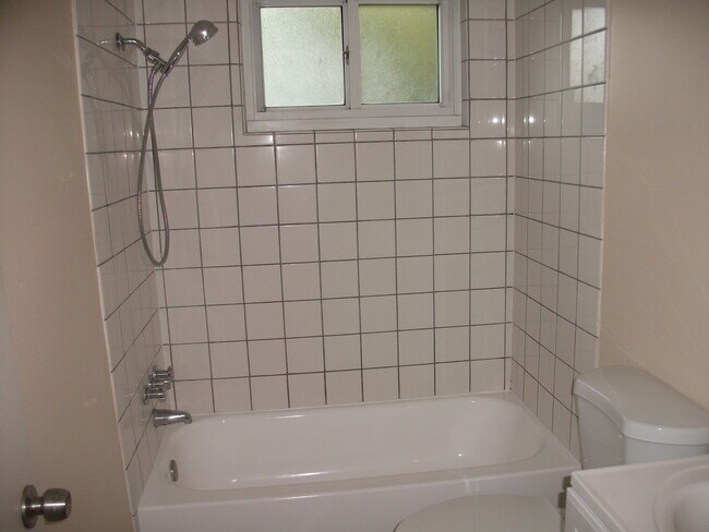 Building Photo - 125 Duane St