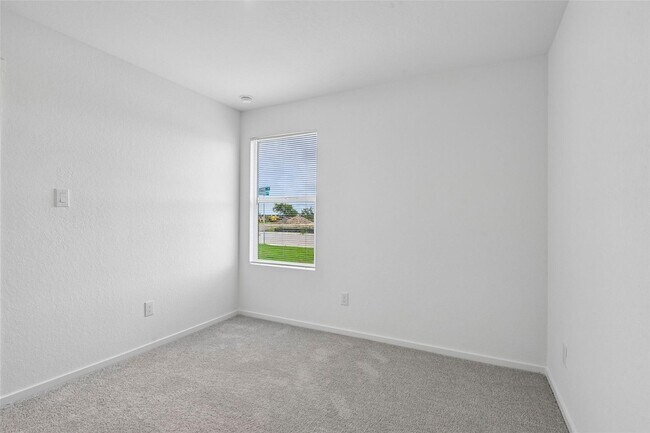 Building Photo - 3188 Dispatch Dr