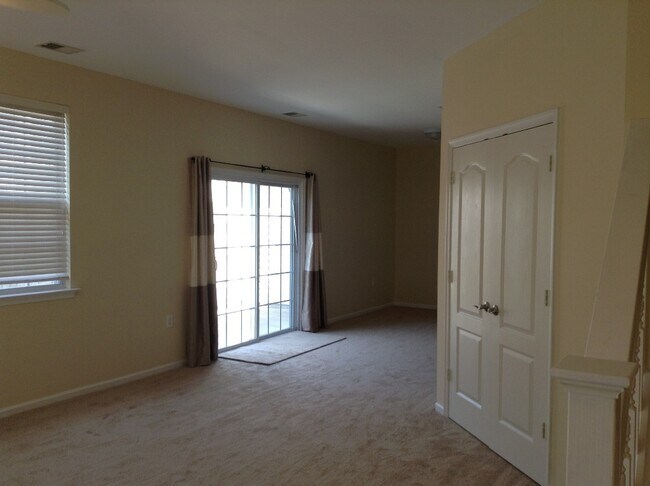 Building Photo - The Villas at Bellamy