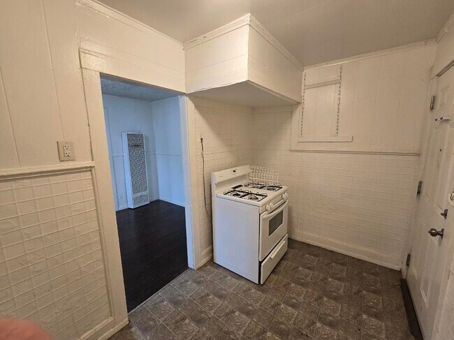 Building Photo - 100 S Fairmont St