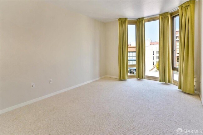 Building Photo - 88 King St