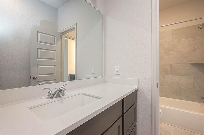 Building Photo - 29803 Breezy Pnes Lp
