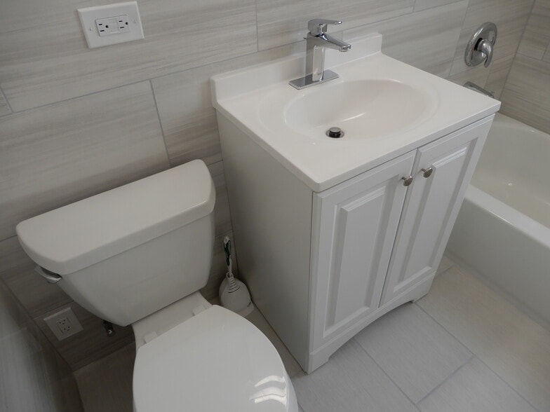 Building Photo - 1526 N Harlem Ave