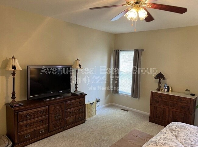 Building Photo - 226 Windy Acres Estates Dr