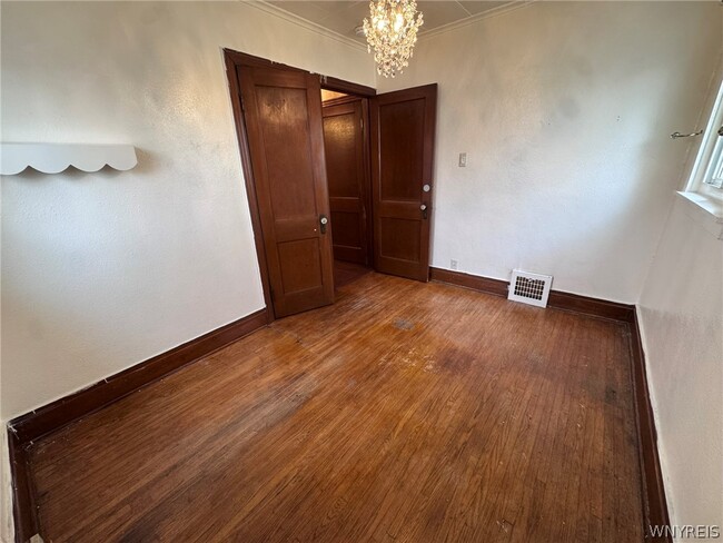 Building Photo - 102 Francis Ave