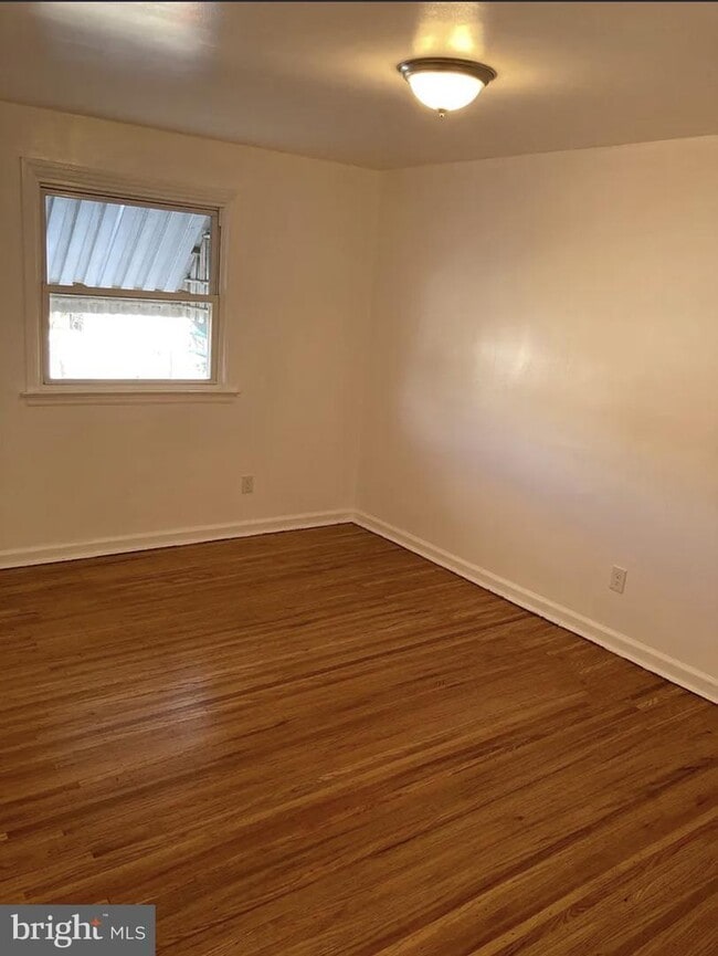 Building Photo - 3208 Mitchell St