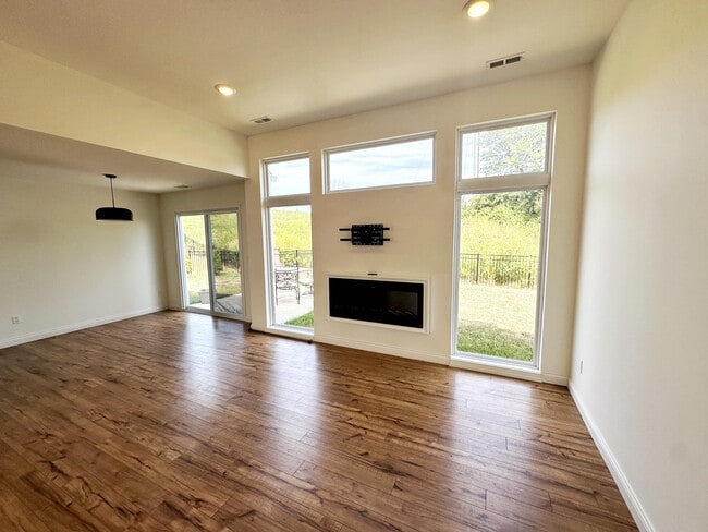 Building Photo - 4133 Snapdragon Dr