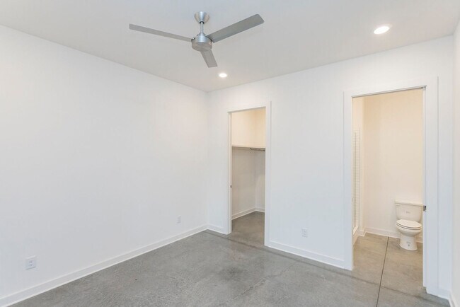 Building Photo - 415 Merritt Ave