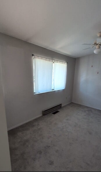 Building Photo - 4944 Summit Cir