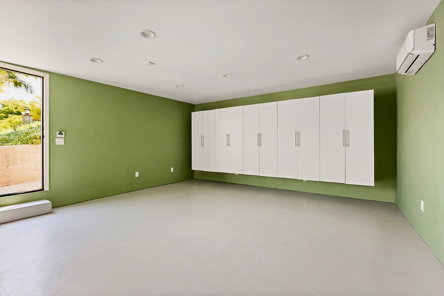 Building Photo - 4841 Avoca St