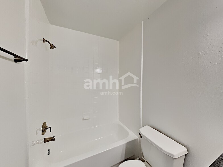 Building Photo - 6550 Garden Trail Ct