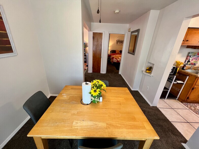 Building Photo - 758 Wilbud Dr